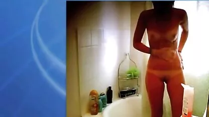 Các chàng rên rỉ như một thằng điên khi anh ấy vào những lỗ hổng trong sex em gai nhat ban bức tường