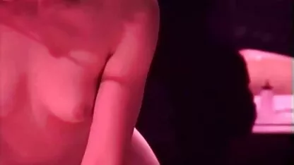 Các trẻ nắm sex nhật đẹp giữ tay trên của bạn nhỏ