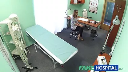 Cô gái hungary Alice, xe lửa clip sex gai xinh nhat ban của cô, âm đạo